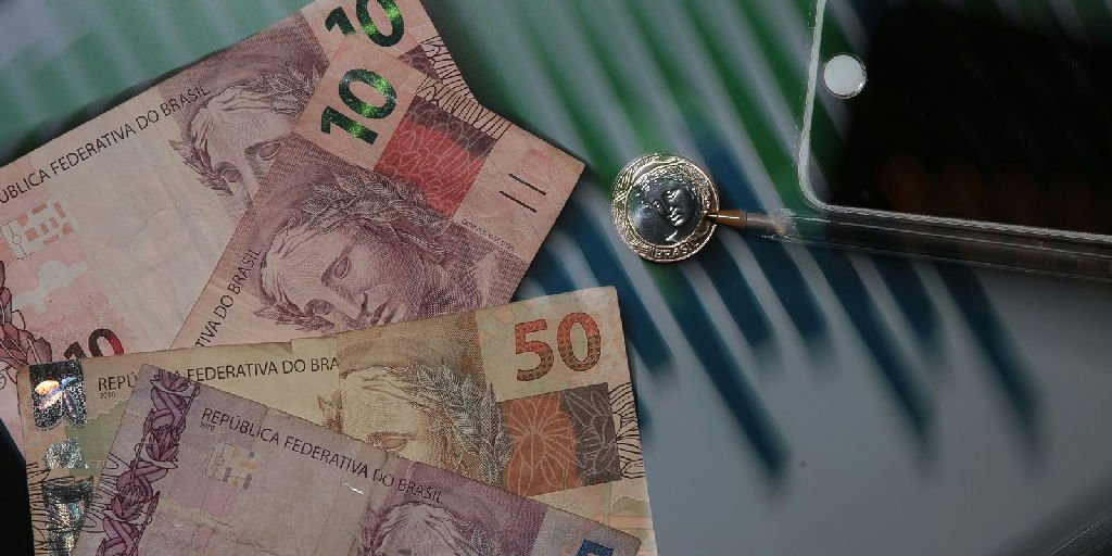 Copom reduz Selic para 13,75% e aponta desaceleração econômica como justificativa