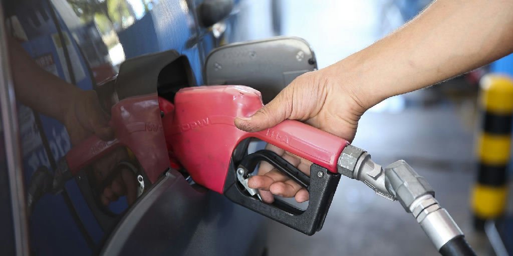 Fazenda mantém subsídio de R$ 2,12 ao óleo diesel e evita aumento de preços