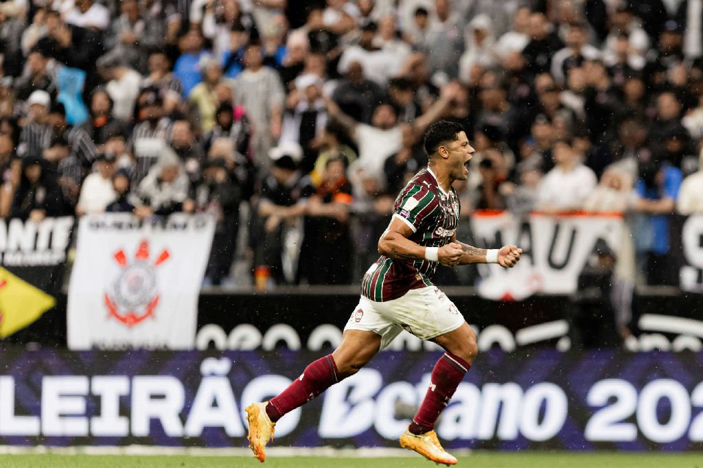 Fluminense derrota Corinthians e amplia crise do time alvinegro no Brasileiro