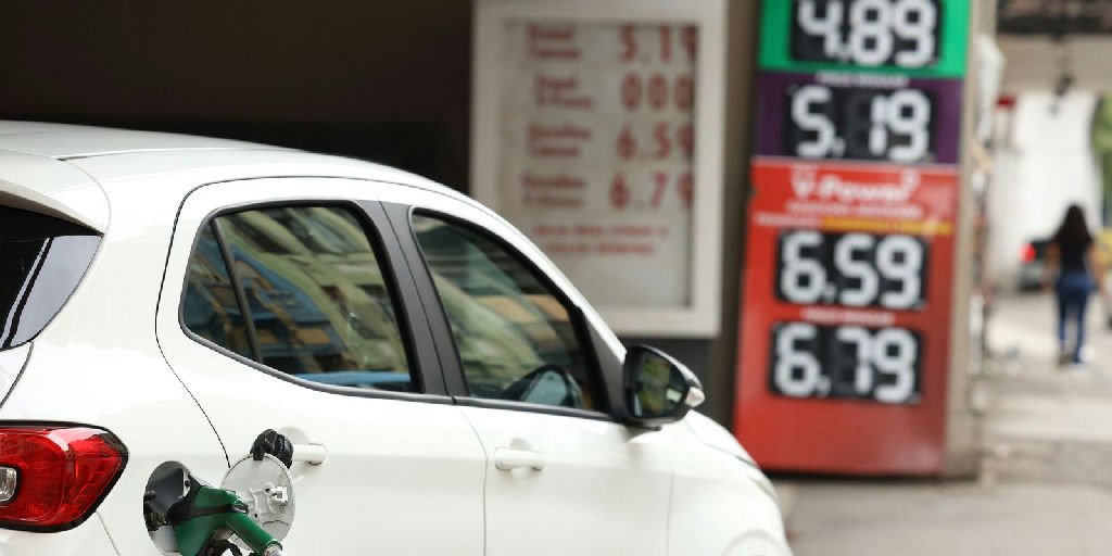 Governo anuncia medidas para combustíveis com impacto de R$ 7 bilhões mensais