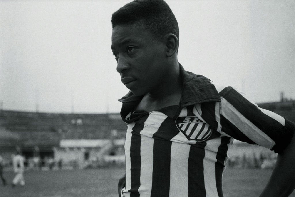 Há 70 anos, Pelé marcou seu primeiro gol e começou a trajetória de 1.283 gols