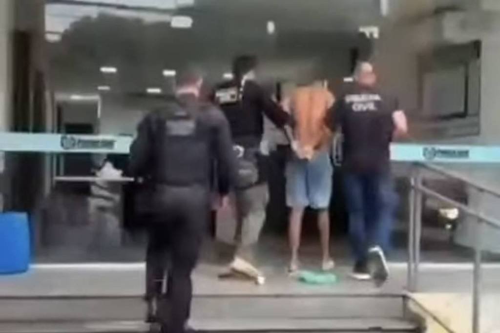 Homem é preso no Rio por se passar por Luís Castro e aplicar golpe em jogador do Grêmio