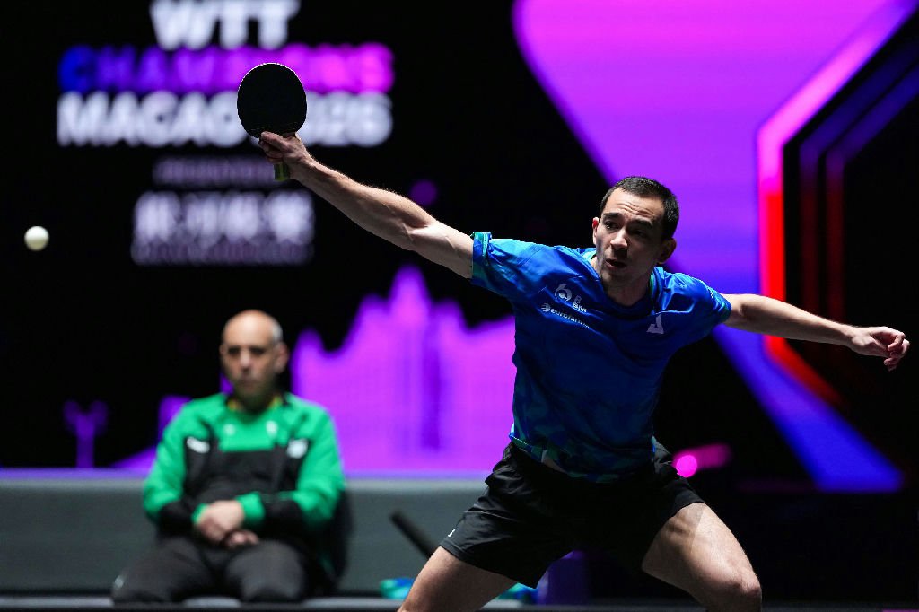 Hugo Calderano é vice novamente no WTT Champions após derrota para sueco