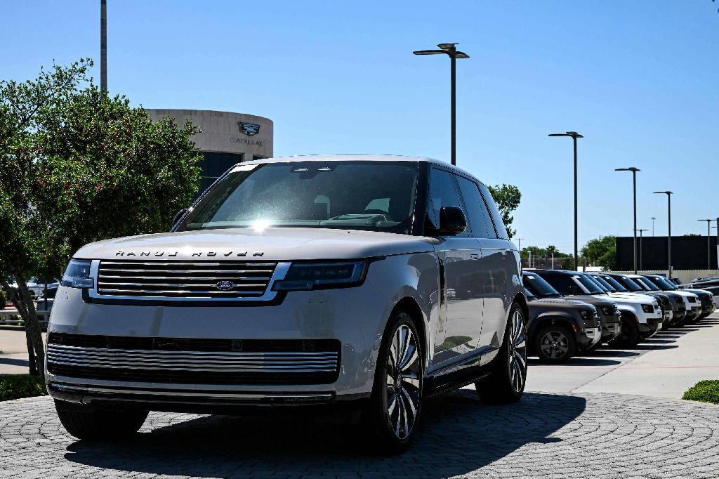 Jaguar Land Rover anuncia corte de 4.000 empregos para reduzir custos e aumentar competitividade