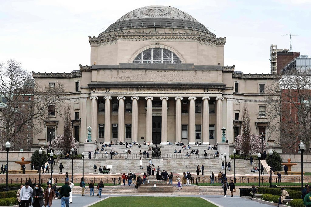 Juiz americano suspende regra de Trump que limita permanência de estudantes e jornalistas