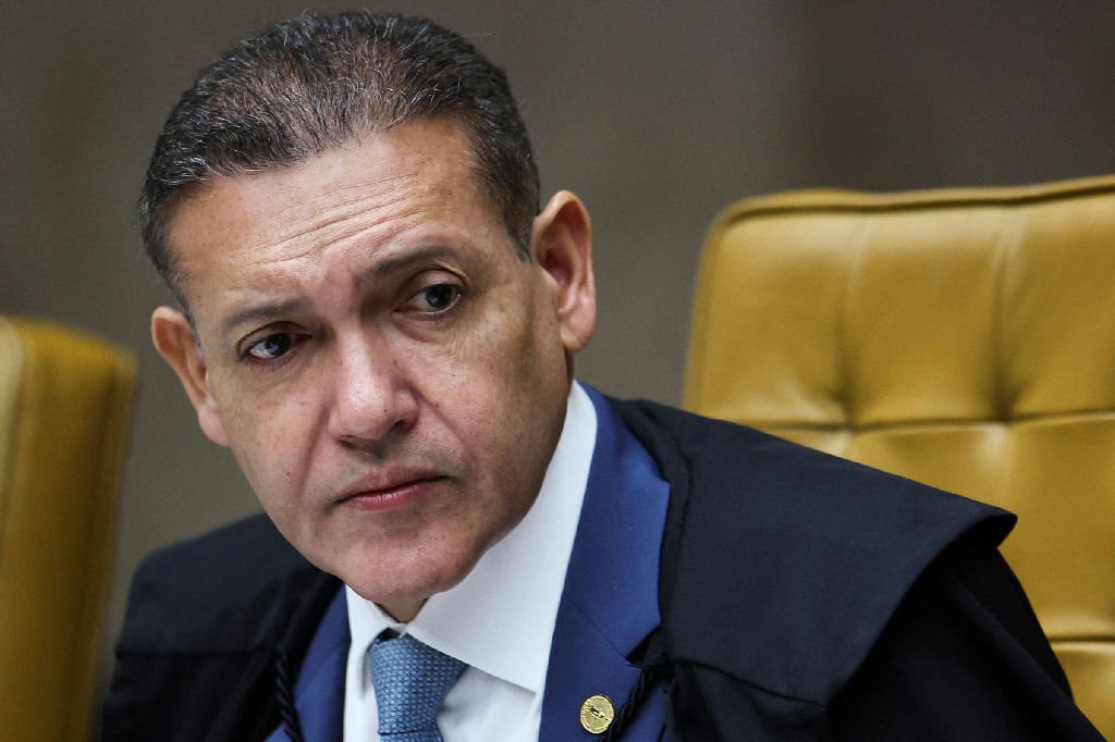 Kassio Nunes e o silêncio sobre a interferência dos EUA nas eleições brasileiras