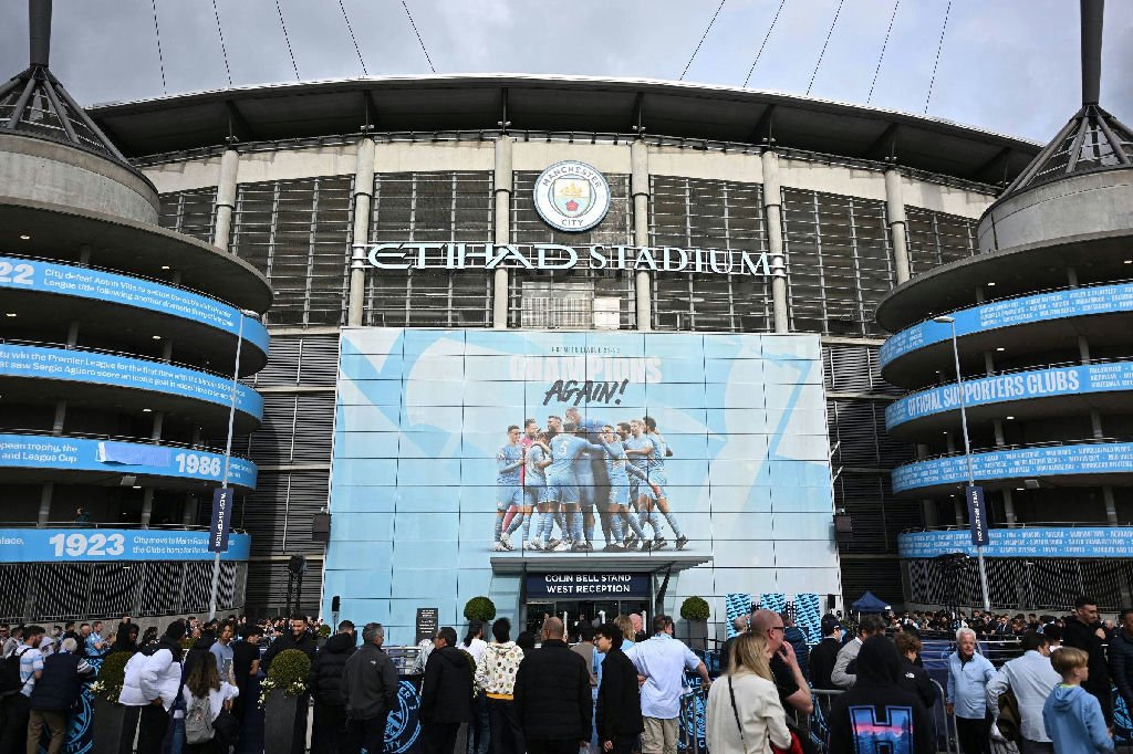 Manchester City é considerado culpado por violar regras financeiras da Premier League