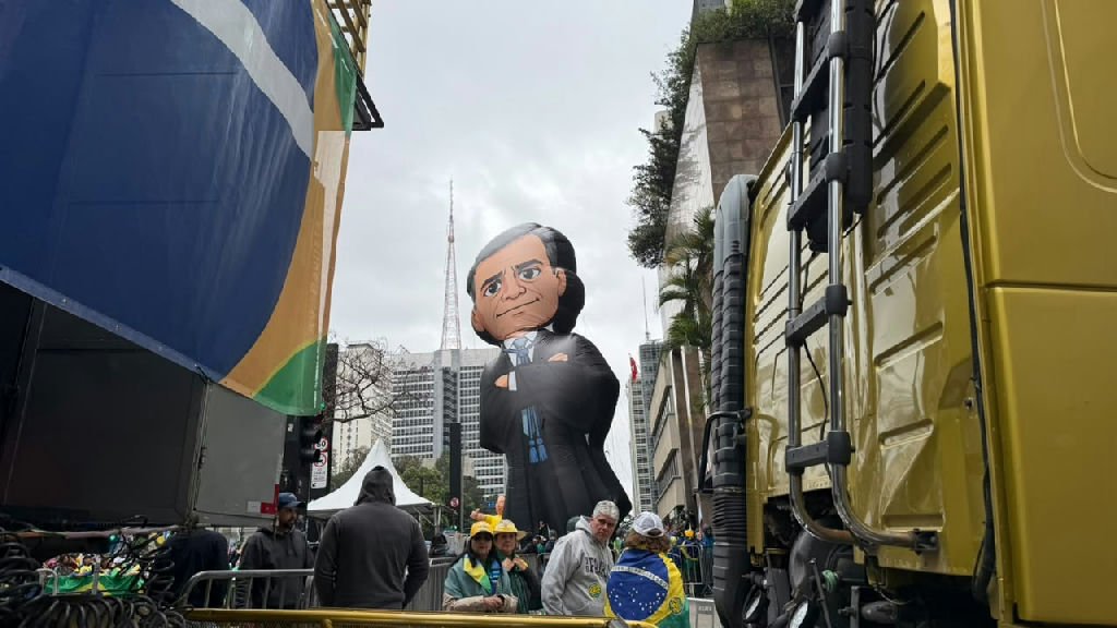 Manifestantes se mobilizam em apoio a André Mendonça nas manifestações de 7 de setembro