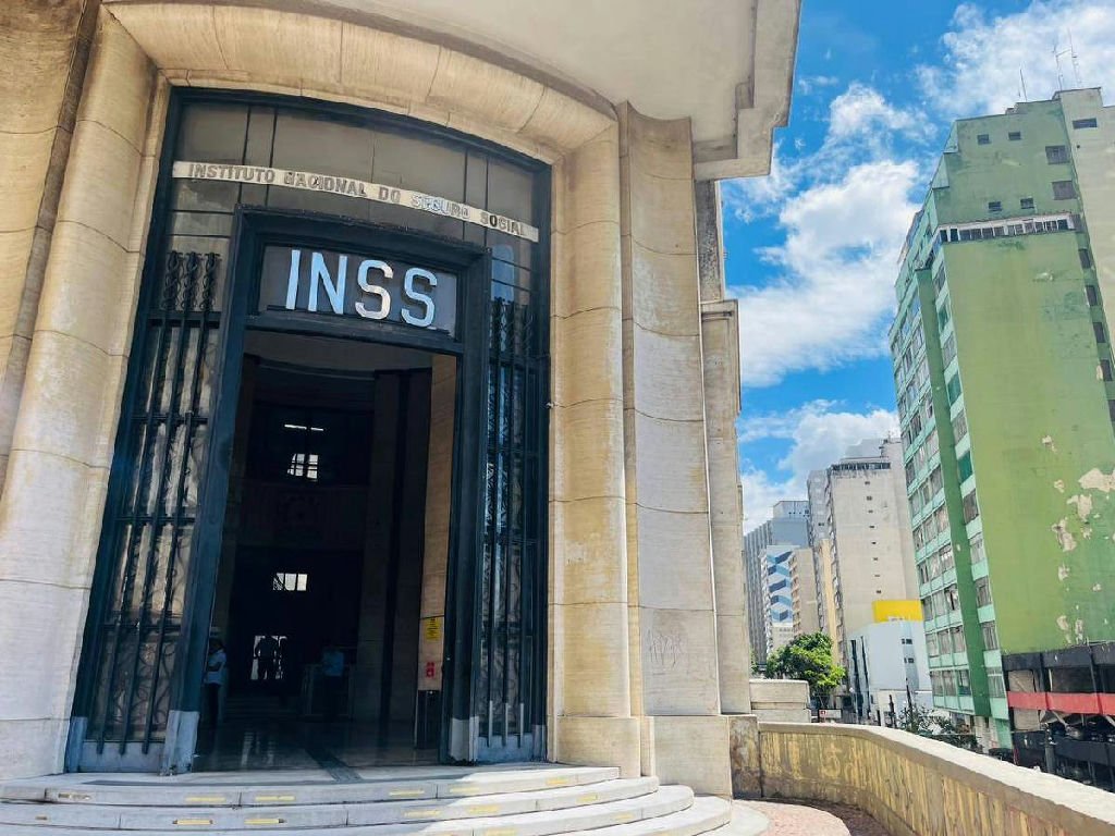 Margem consignável do INSS é ampliada, mas TCU impede uso de cartões para aposentados