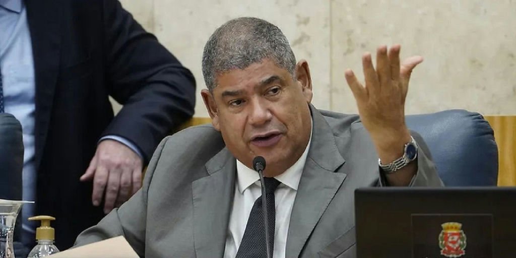 Milton Leite, ex-vereador, se entrega à polícia após operação contra o PCC