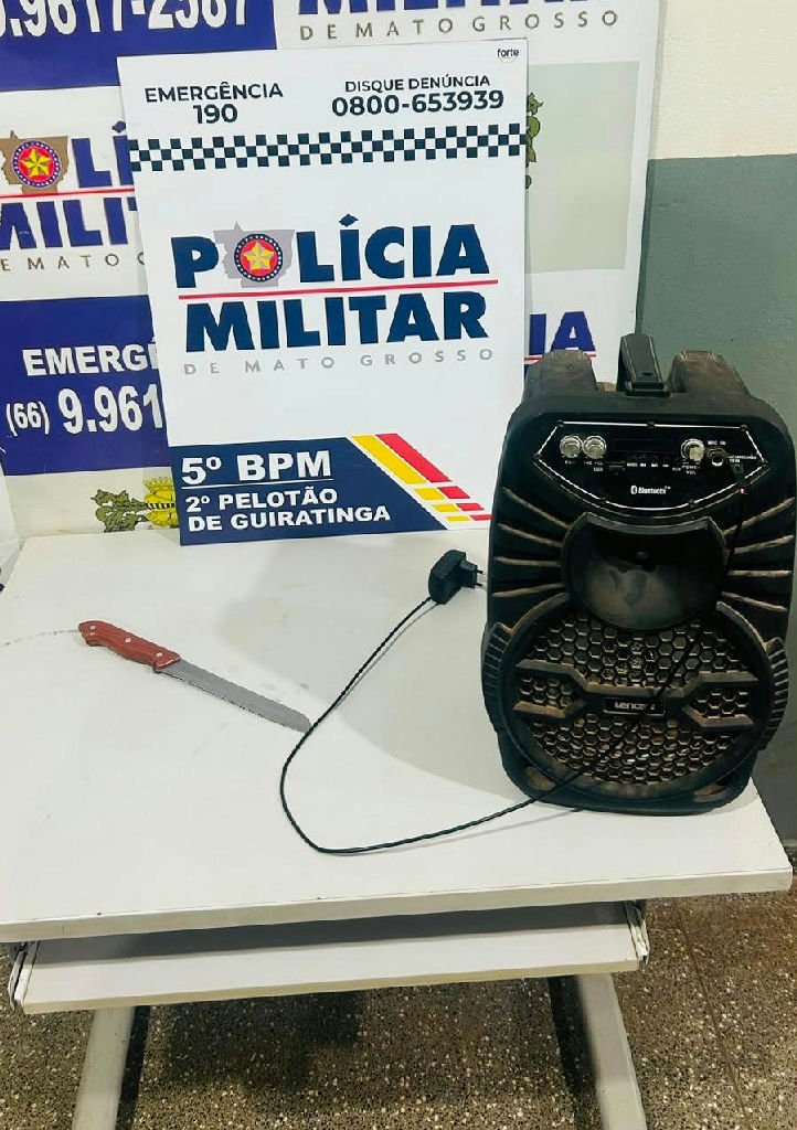 Mulher é detida após ameaçar familiares com faca e confrontar policiais em Guiratinga