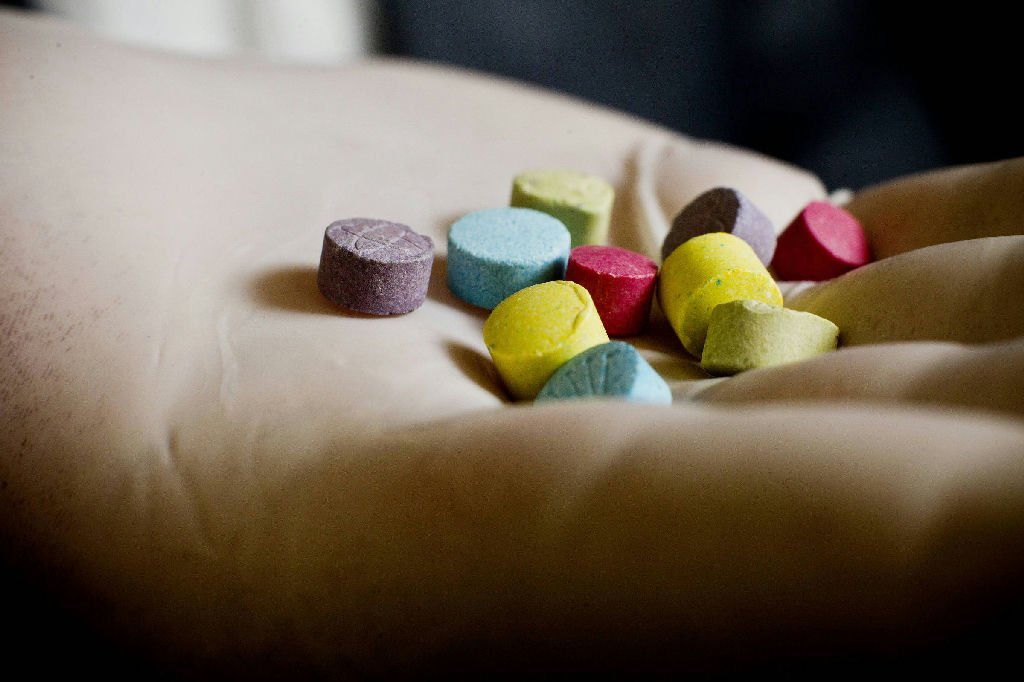 Nova Zelândia aprova uso de MDMA para tratamento de estresse pós-traumático
