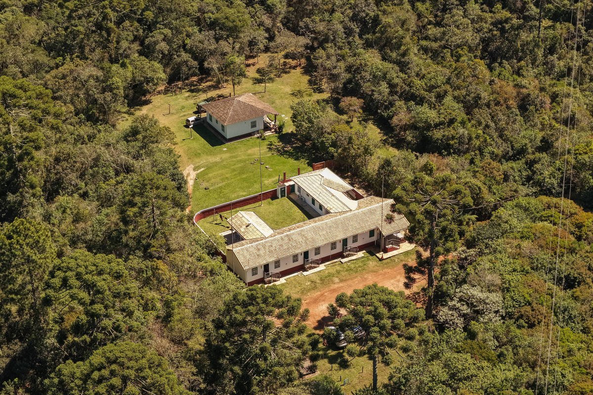 Parque do Itacolomi, em Minas Gerais, oferece trilhas, história e pernoite