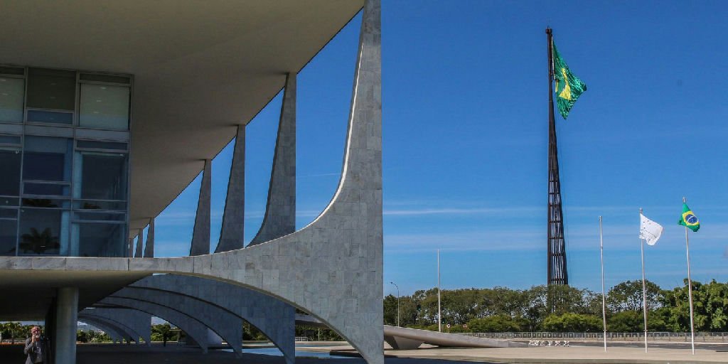 Prefeitos apresentam propostas a candidatos à Presidência em busca de nova relação federativa