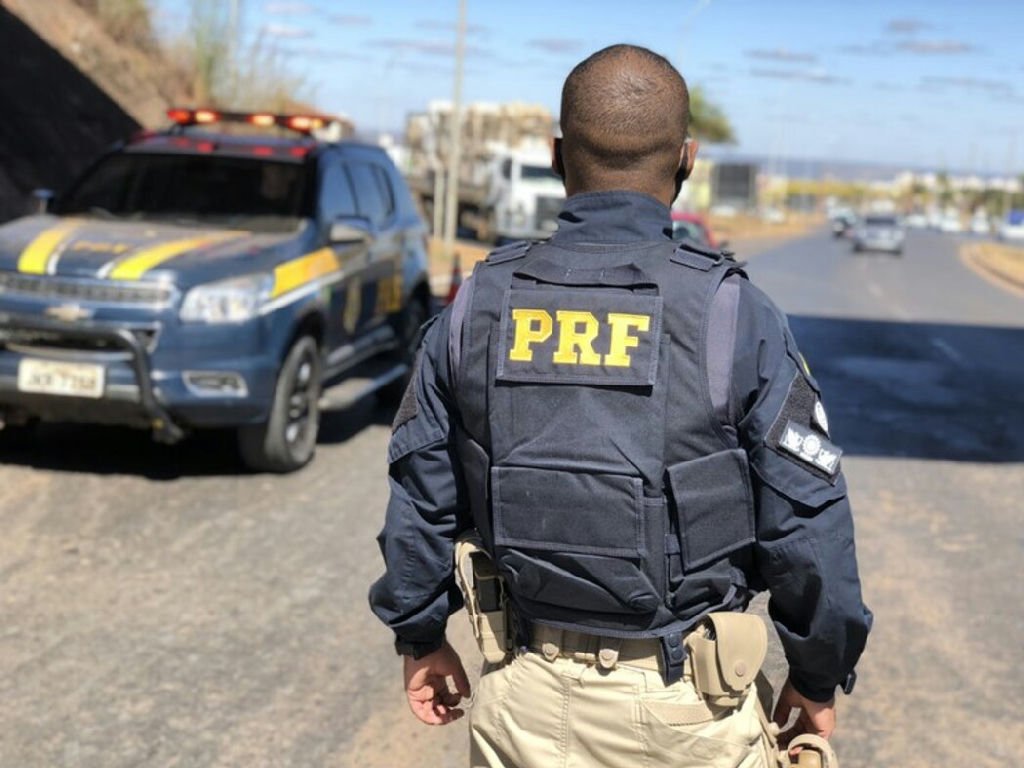 PRF captura foragido com três mandados de prisão durante fiscalização na Br-364 em Rondonópolis