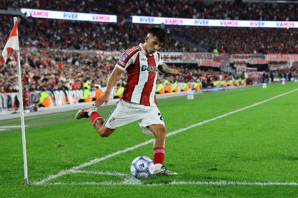 River Plate supera Flamengo e Palmeiras em contratações