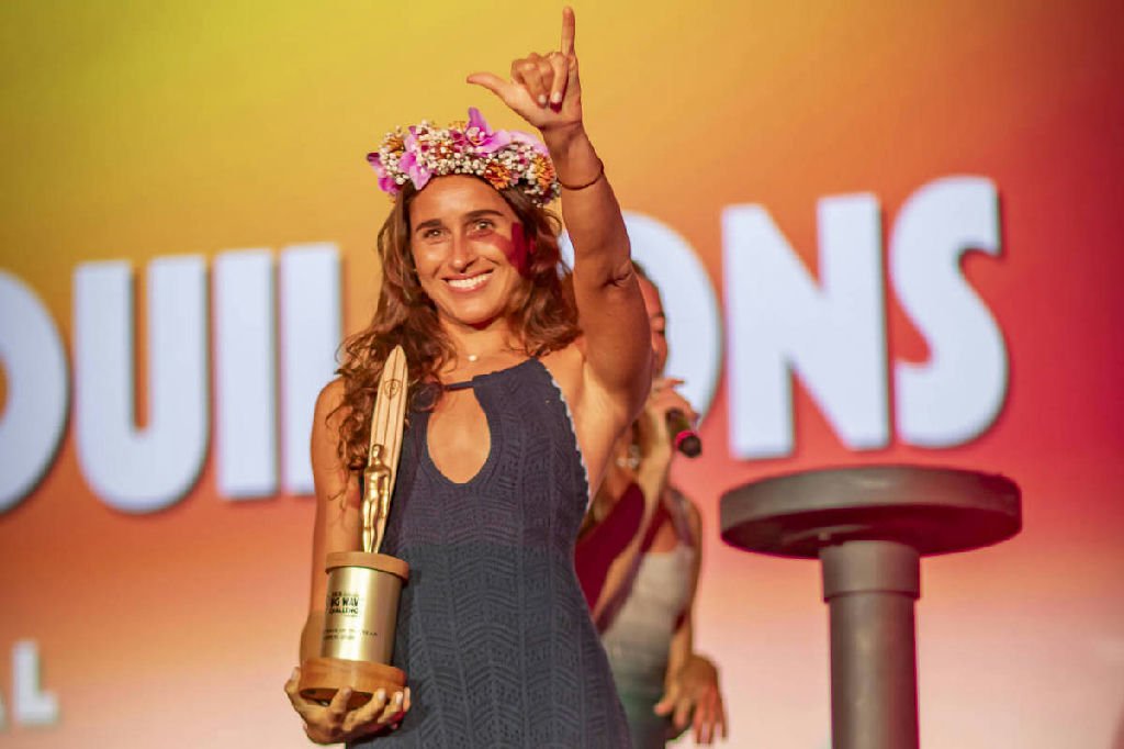 Rodrigo Koxa e Michelle des Bouillons conquistam prêmio de ondas gigantes e visam recordes mundiais