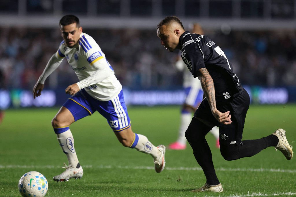 Santos vence o Cruzeiro na estreia de Cebolinha e se distancia do Z4
