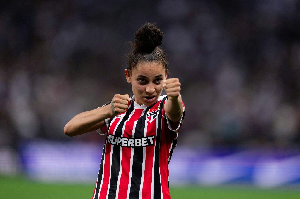 São Paulo supera Corinthians em Itaquera e abre vantagem na final do Brasileiro feminino