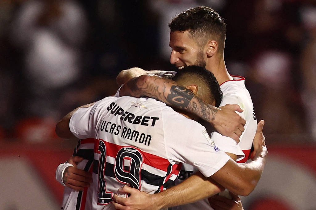 São Paulo vence Atlético-mg e se afasta da zona de rebaixamento com 2ª vitória consecutiva