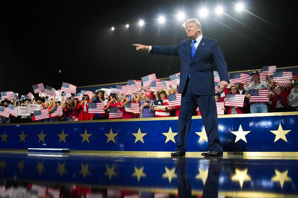 Trump critica democratas e repete discurso de comício em convenção republicana