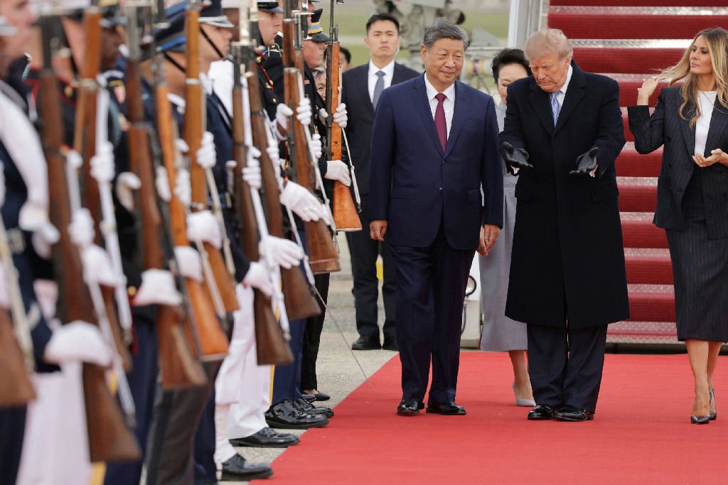 Trump e Xi se encontram em Washington com recepção formal, mas sem grandes avanços