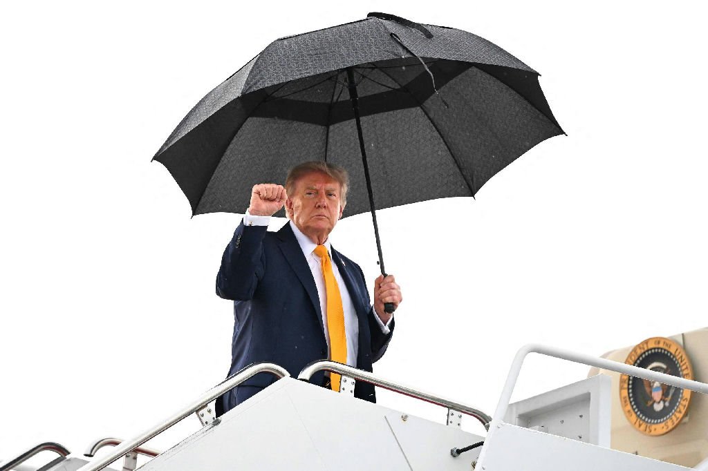 Trump minimiza guerra no Irã e a classifica como 'fichinha' para os EUA