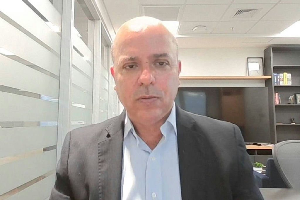 Zema planeja unificar programas sociais em novo Bolsa Família e vincular gastos a metas