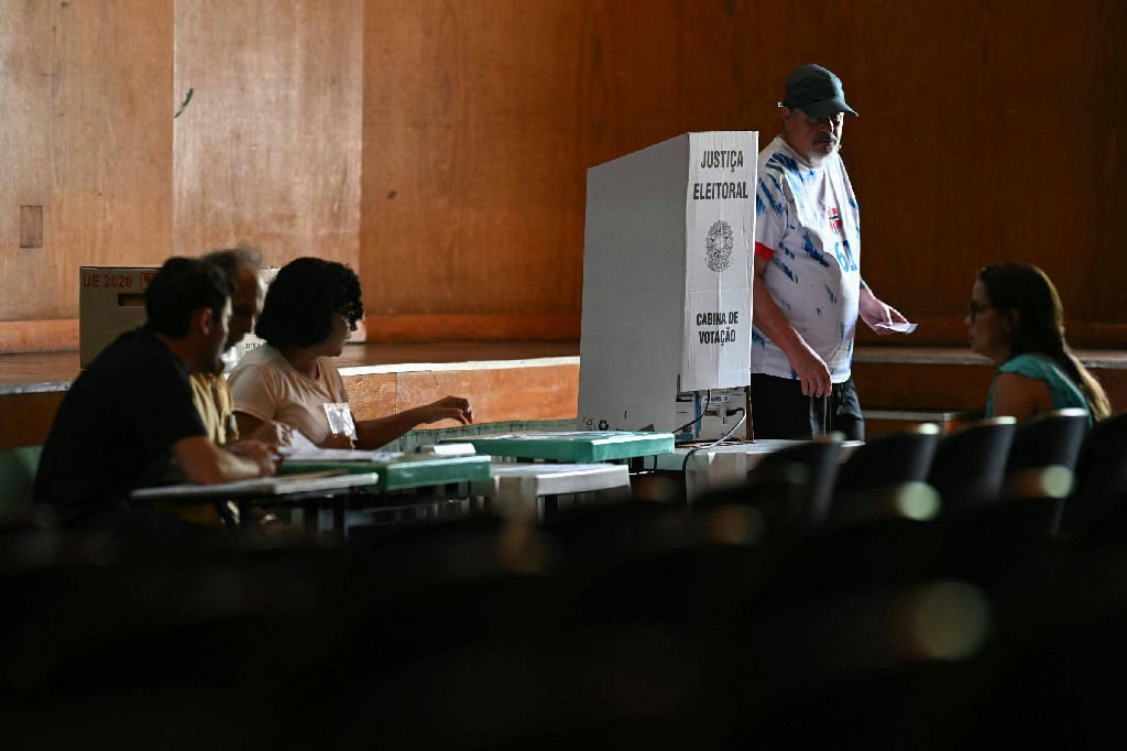 A definição do interesse nacional e suas implicações na política externa brasileira
