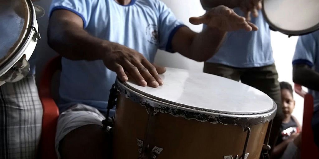 A musicoterapia e seu impacto no tratamento de dificuldades emocionais e comunicativas