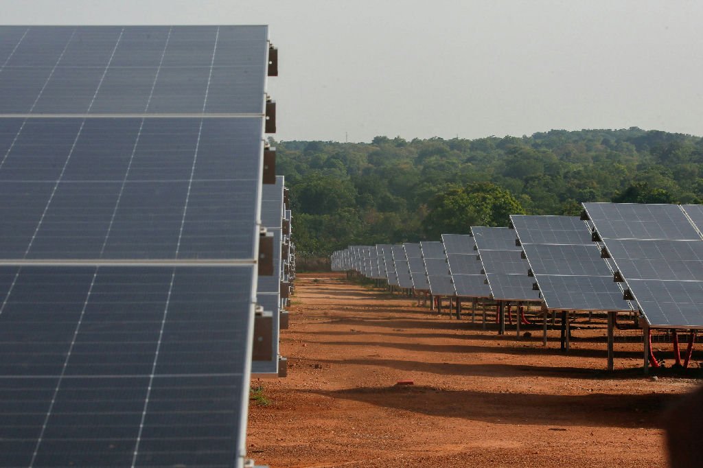 África alcança recorde em energia solar, mas dados oficiais não refletem crescimento, aponta relatório
