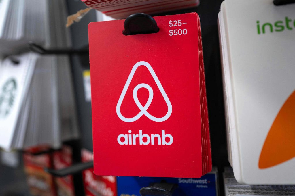 Airbnb proíbe exigência de louça lavada e anfitriões relatam dificuldades