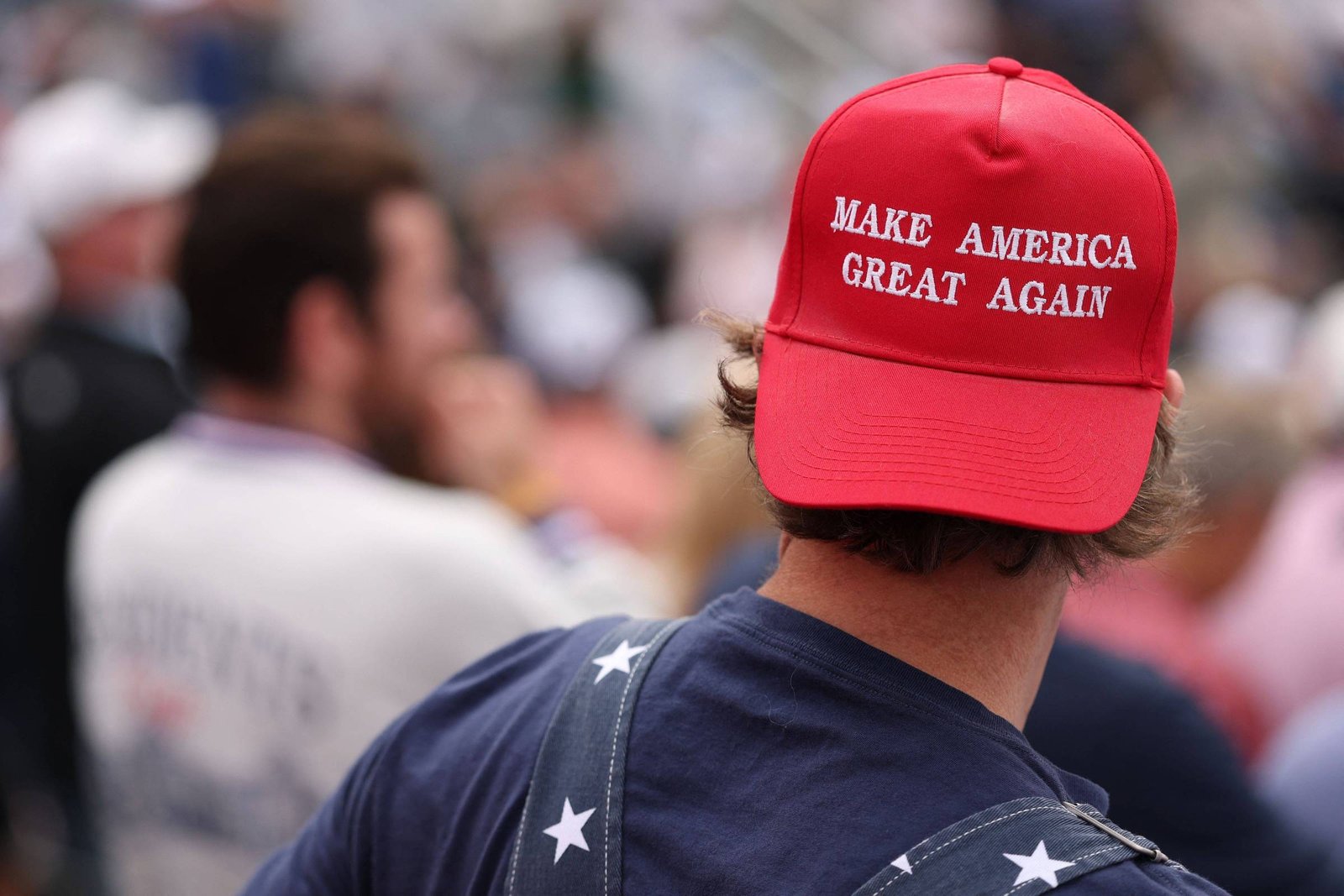 Aliados de Trump defendem decreto de lei marcial em caso de suspeita de fraude nas eleições