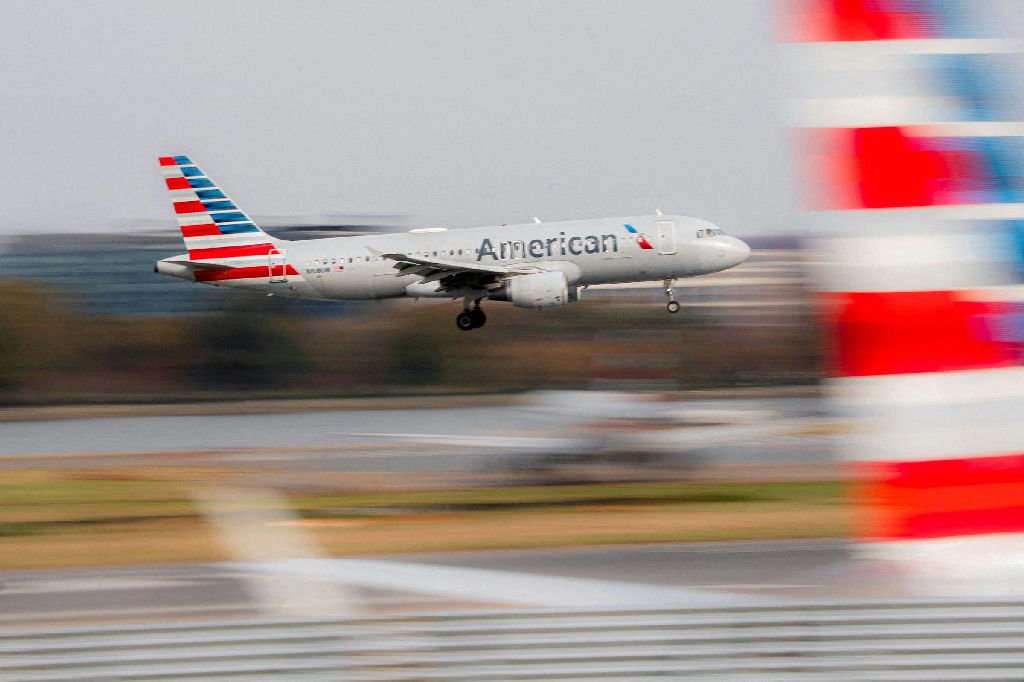 American Airlines prevê prejuízo em 2026 devido à alta do combustível