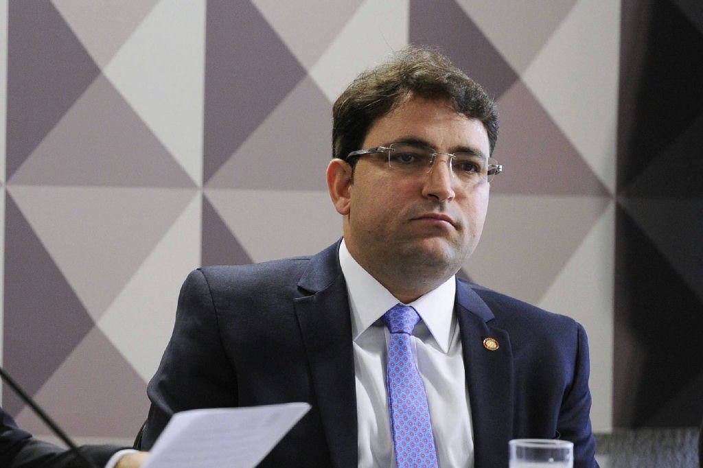 Amigo de Flávio Bolsonaro, Willer Tomaz, apostou R$ 1,3 bilhão em cassinos online em 2026