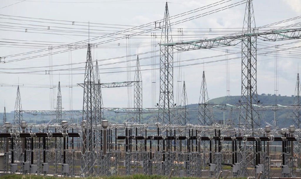 Aneel planeja três leilões de transmissão de energia para 2027