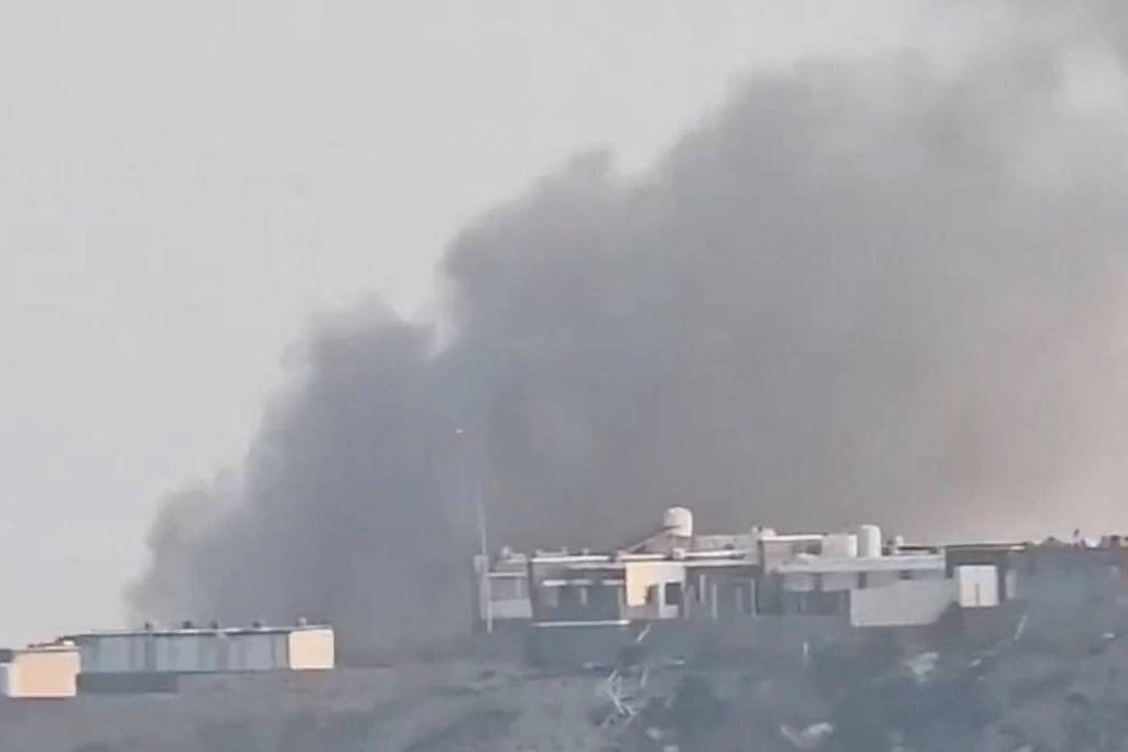 Ataque dos houthis ao palácio de governo do Iémen deixa mortos e aumenta tensões regionais