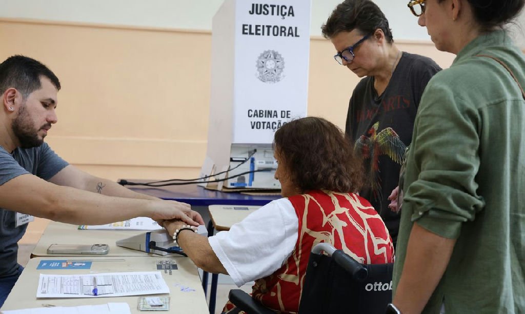 Aumento de 43% no número de eleitores com mais de 70 anos no primeiro turno de 2026