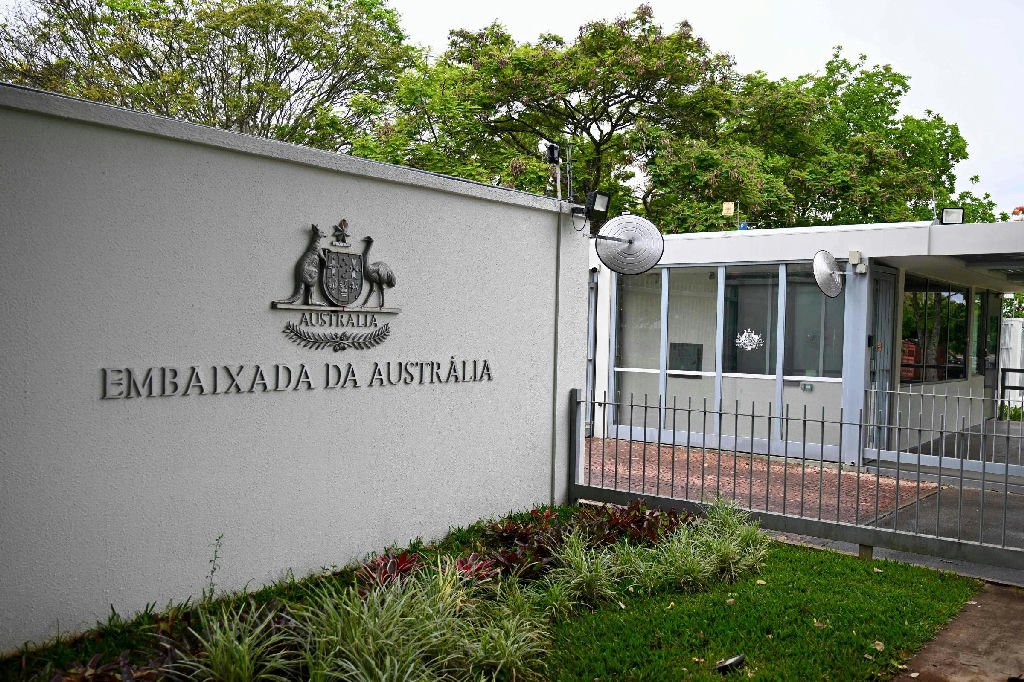 Austrália suspende atendimentos em consulados e embaixada e alerta sobre 'terrorismo' no Brasil