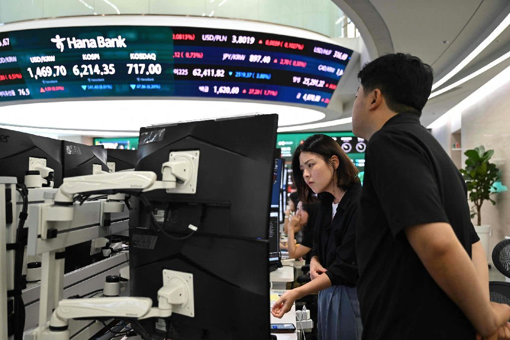 Bolsa da China registra queda e atinge menor nível em 14 meses