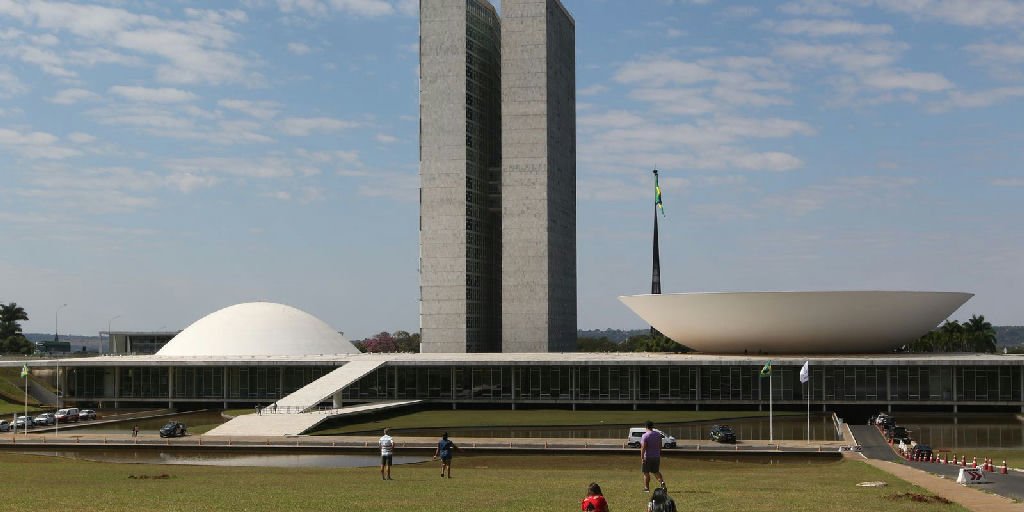 Calendário especial pode acelerar votação da PEC que extingue a escala 6x1