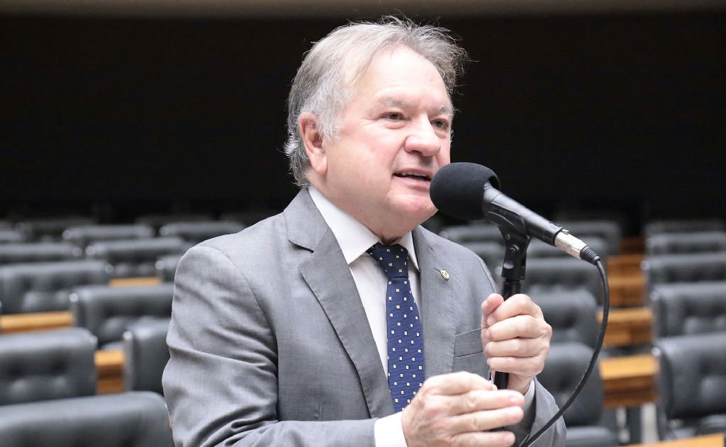 Câmara aprova projeto que dispensa licitação para planos de saúde sem fins lucrativos