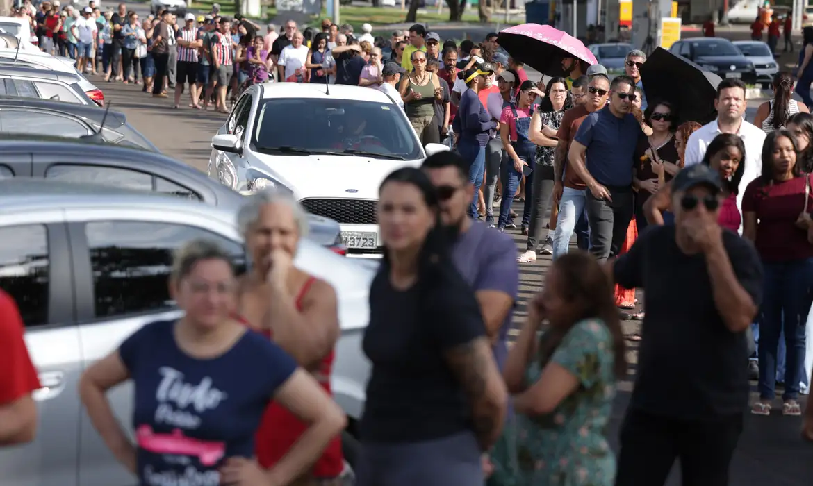 Campanha de Lula denuncia problemas de transporte em nove estados brasileiros