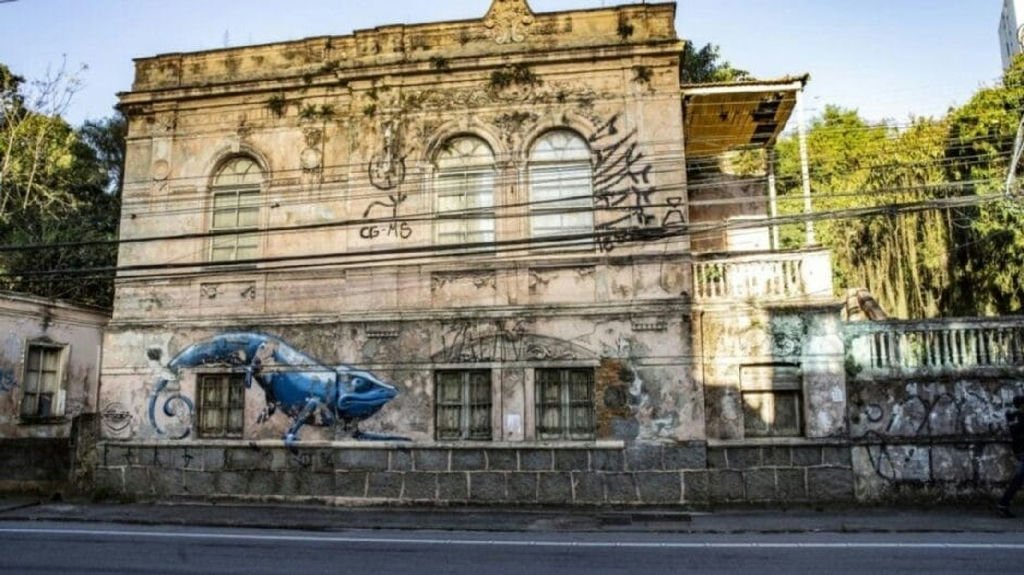 Casarão histórico de três governadores continua em ruínas apesar de valor de R$ 107 milhões