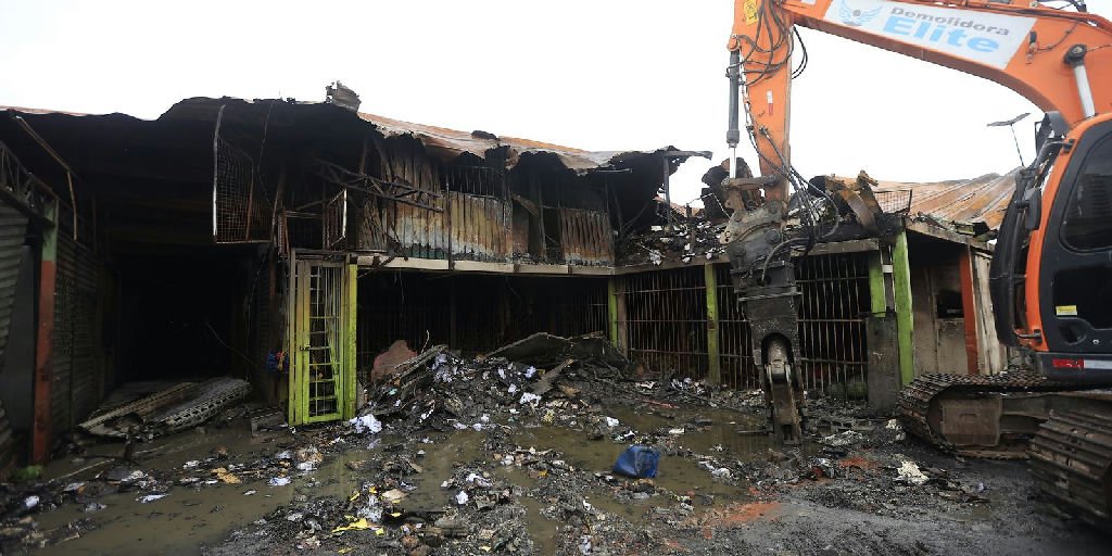 Ceagesp inicia construção de estrutura provisória para comerciantes afetados por incêndio