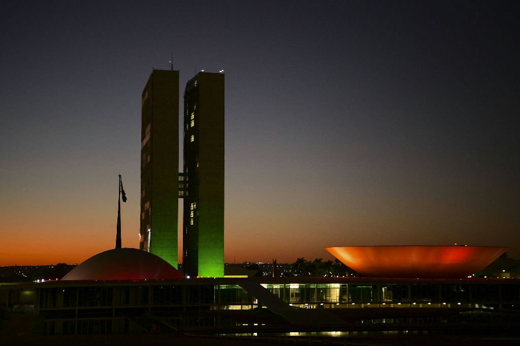 Centrão aposta na vitória de Flávio Bolsonaro para liberar apostas após o segundo turno