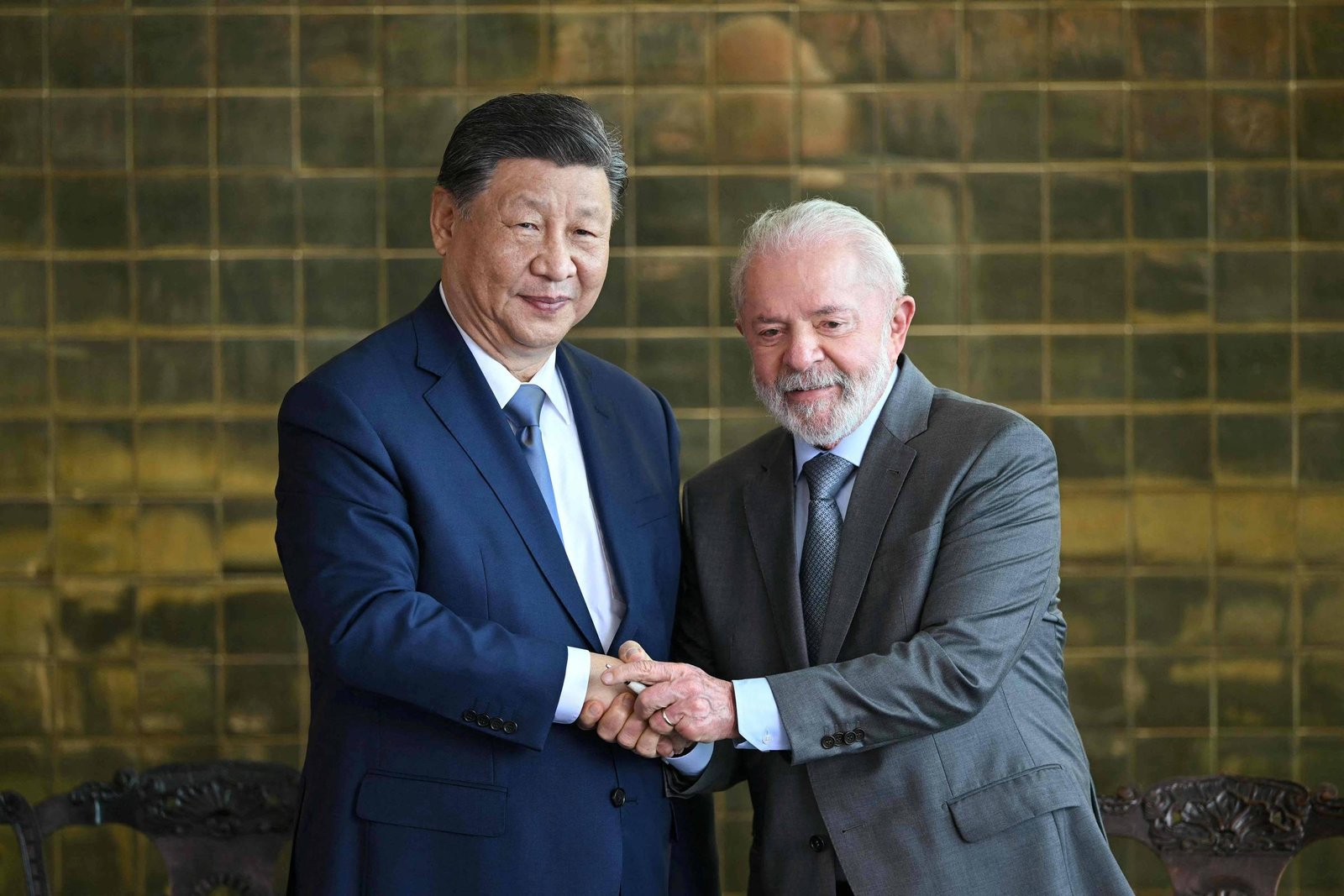 China defende escolha dos brasileiros após Trump questionar eleição de Lula
