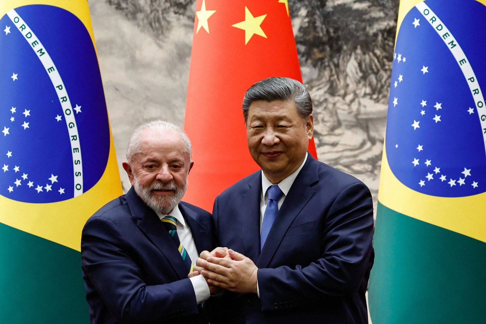 China vê vitória de Lula como desafio à influência de Trump na América Latina