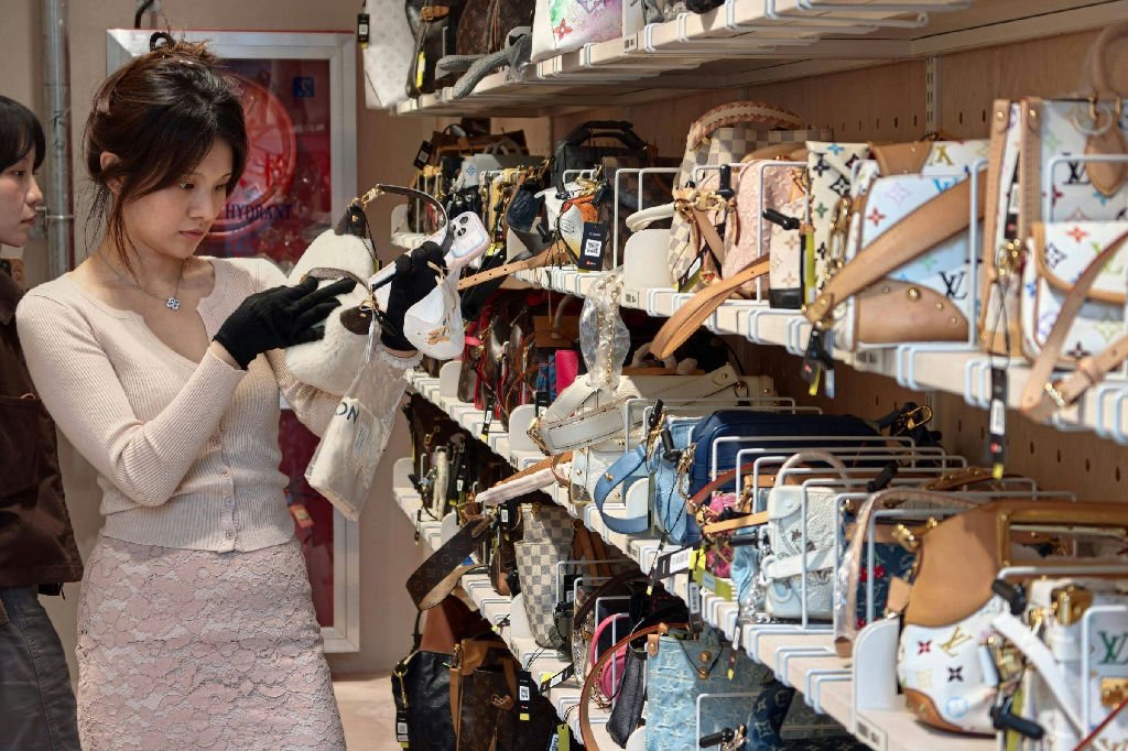 Chineses abandonam grifes de luxo e preferem marcas nacionais mais acessíveis