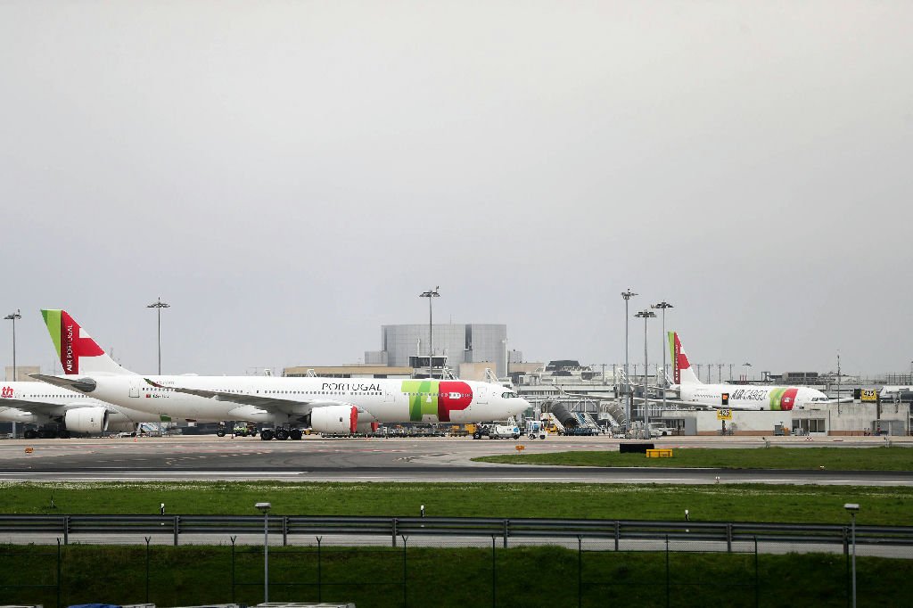 Companhias aéreas enfrentam desafios com aumento de custos e incertezas econômicas